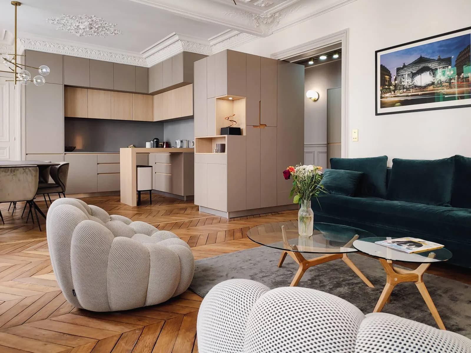 Salon lumineux d'un appartement géré par MasterKey Conciergerie à Nancy